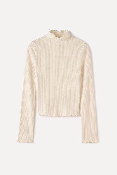 Mudo Fitted Stand-Up Collar Long Sleeve Blouse