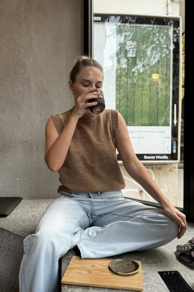 CHUBA Women's Crew Neck Soft Textured Knit Sweater Brown 26W3034