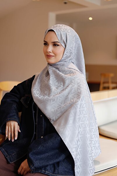 QASSA SHAL Silver Gray Shawl