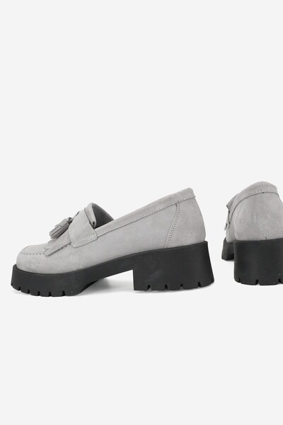 TUNAELLİ KADIN GRİ SÜET HAKİKİ DOĞAL DERİ 36-41 NUMARA PÜSKÜLLÜ TOPUKLU LOAFER AYAKKABI