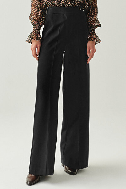Exquise Wide Leg Regular Woven Trousers with Buckle Pockets