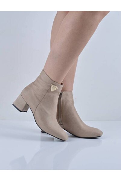 Şanslı Ayakkabıcılık Ten Süet Kare Topuklu Kısa Bot