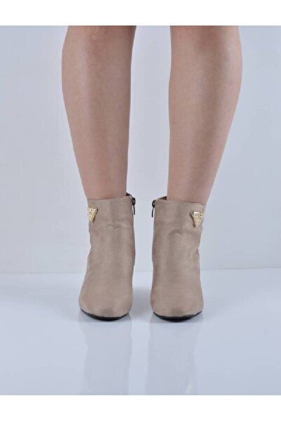 Şanslı Ayakkabıcılık Ten Süet Kare Topuklu Kısa Bot