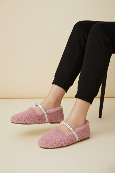 birizmoda Pantofi de casă din pluș cu detalii perlat pentru femei - pudră