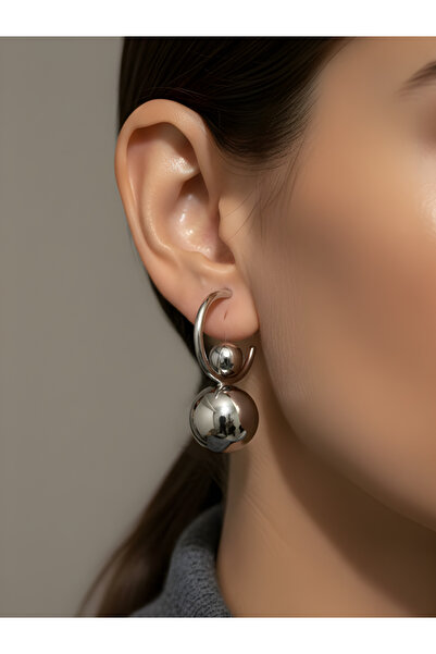 TURBİJ Gümüş Renk Top Detaylı Sallantılı Kadın Küpe | Parlak Yuvarlak Küpe