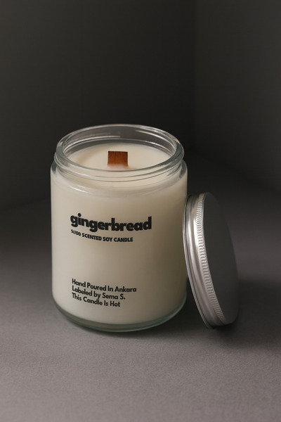 : Gingerbread : Cam Kavanozda Kokulu %100 Soya Mum (Tatlı Zencefil, Tarçın, Karamel, Vanilya, Şeker)