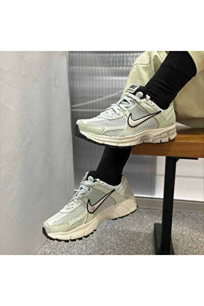 Nike Zoom Vomero 5 Γυναικεία γκρι αθλητικά παπούτσια fn6742 001
