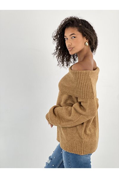 Miss Poem Women's Madonna Collar Camel Knitwear Sweater