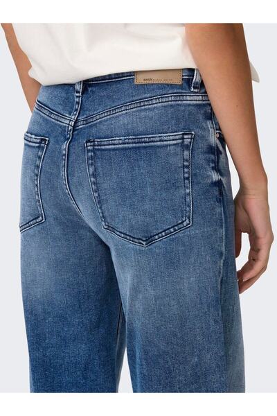 ONLY Regular Cut Banana Fit Jeans