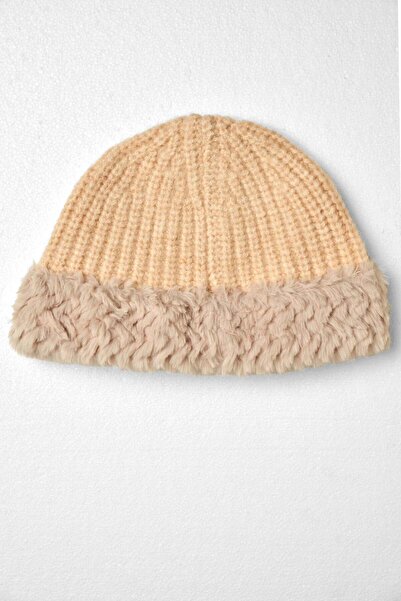 mica قبعة محبوكة بجزء أمامي من الفرو