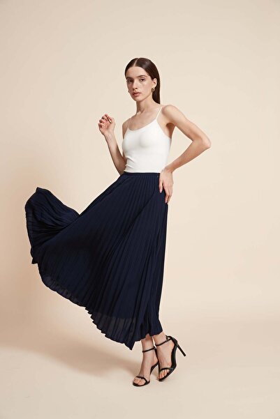 Yola Solid Pleated Midi Skirt