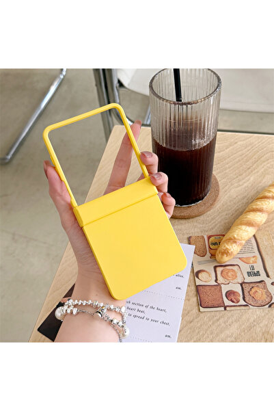 Choice جراب هاتف Galaxy Z Flip7 بلون أصفر سادة بنقشة الماكرون، متوافق مع Z Fl...