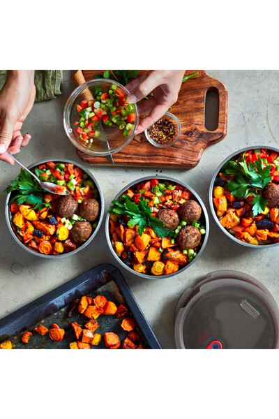 Black Blum Black+Blum Meal Prep FBSS-BL-S017 Food Container, 650ml, Round, Oven Safe, No BPA, Steel, Grey/Red