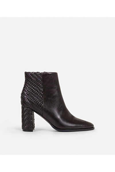 İpekyol Kontrast örgü dokulu topuklu bot