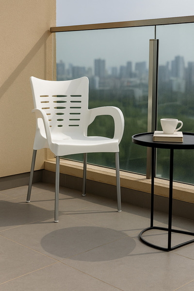 MARIA HOMES كرسي خارجي بلاستيكي أبيض - كرسي عصري للحديقة والفناء والشرفة