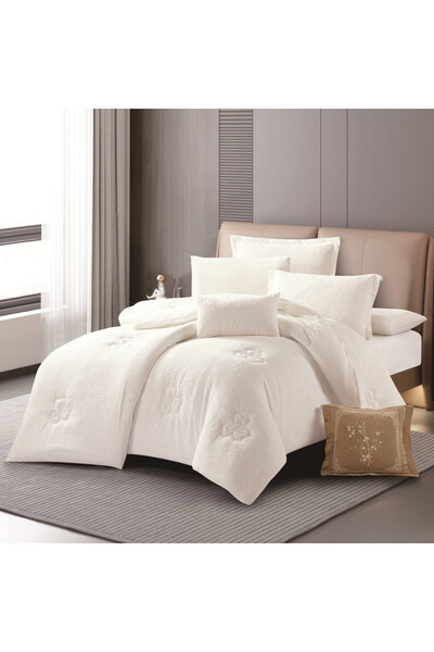 HOURS Horse double-sided winter bedspread, fur and velvet, suitable for a double bed size of 200 x 200 cm, consisting of 8 pieces, 240 stitches