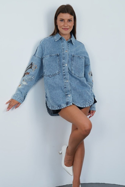 butiksinope AST 940 Kol ve Sırt Nakış Detaylı Oversize Kadın Kot Ceket Mavi