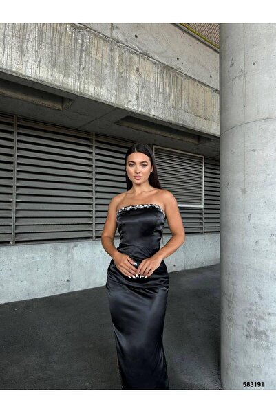 Modafeminen Βραδινό φόρεμα σατέν με λεπτομέρεια από πέτρα στράπλες λαιμόκοψη 583191 ΜΑΥΡΟ