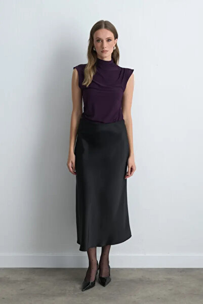 Gusto Verev Cut Long Satin Skirt - Black