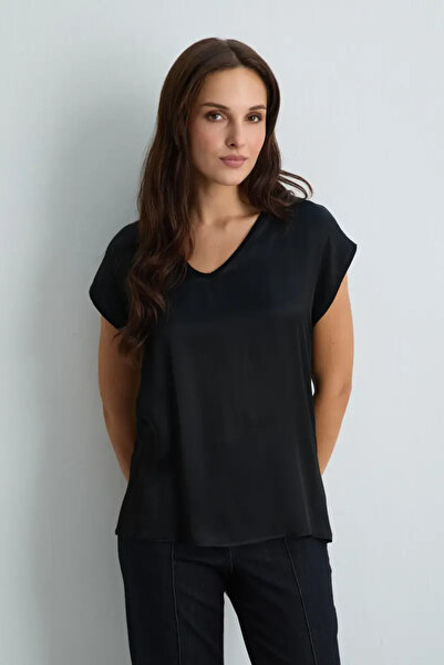 Gusto V-Neck Viscose Front Satin Tshirt - Black