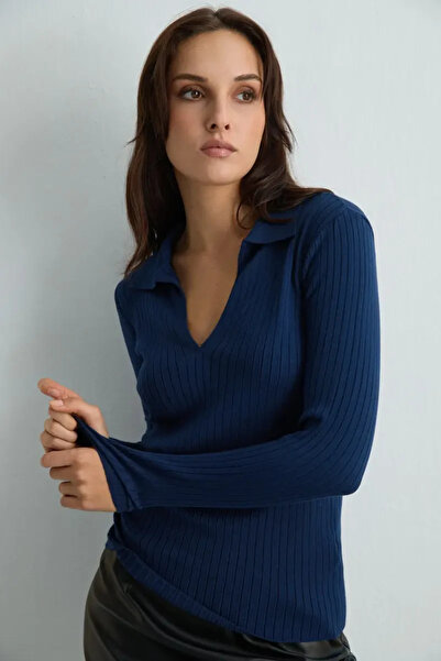 Gusto Polo Neck Ribbed Knit Blouse - Navy Blue