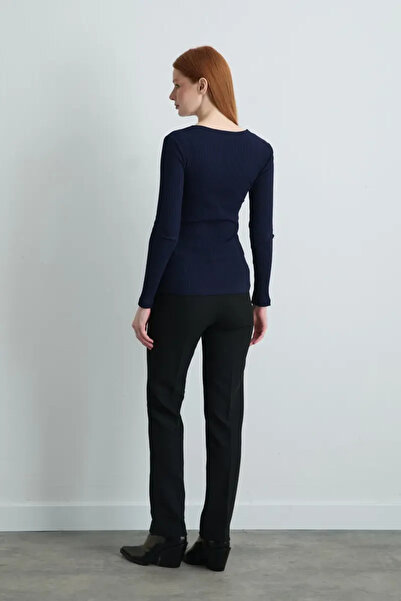 Gusto Heart Neckline Cotton Blouse - Navy Blue