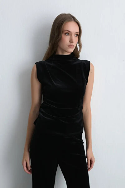 Gusto Bluză din catifea cu guler înalt - Negru