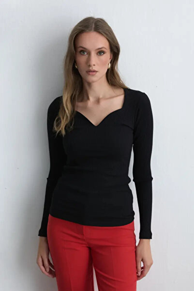 Gusto Heart Collar Cotton Blouse - Black