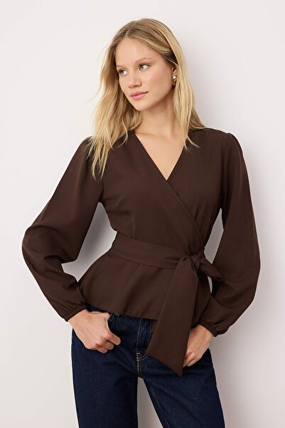 Trendyol Collection Καφέ υφαντή μπλούζα με διπλό στήθος με λεπτομέρεια με κορδόνια TWOAW20BZ1089