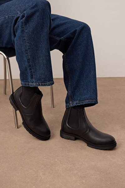 TRENDYOL SHOES Black Short Flat Heeled Elastic Chealsea Men's Boots Takaw26Bo00019