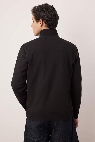 Trendyol Collection Black Regular/Normal Cut Thick Stand Collar Sweatshirt Tmnaw26Sw00025