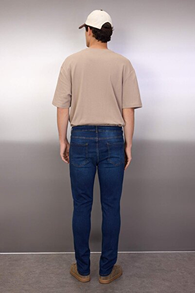 Trendyol Collection Stretch szövet sötétkék, normál szabású farmernadrág - TMNAW23JE00036