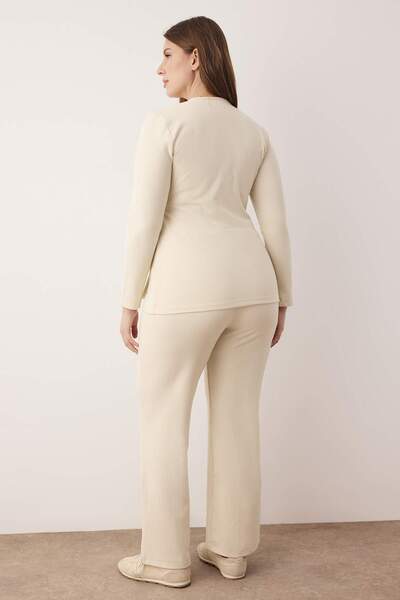 Trendyol Curve Beige Knitted Double-Breasted Closure Soft Comfortable Plus Size Bottom - Top Set Tbbaw26Cp00012
