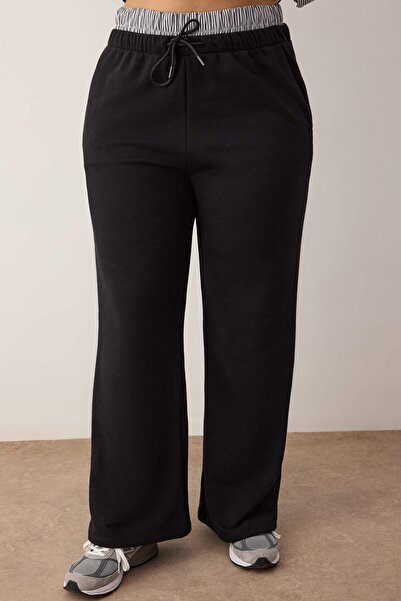 Trendyol Curve Черен комплект спортен екип с подплата от флис, с раиран подгъв и талия, големи размери TBBAW26TS00005