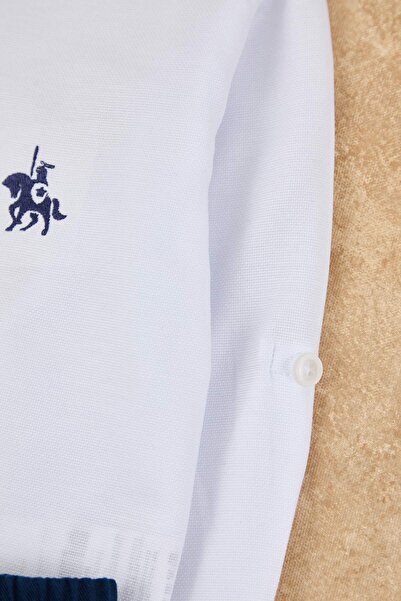 TRENDYOLKIDS Weißes, schlichtes, gestricktes Oberteil und Unterteil-Set TKDSS25AU00044