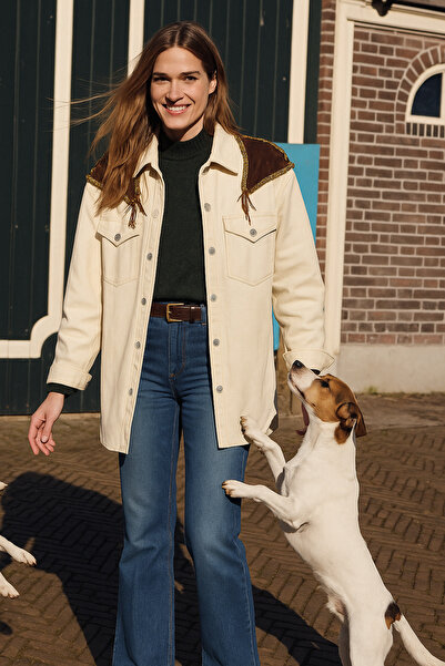 GZ Design Deri Üzeri Pul Işlemeli Uzun Krem Oversize Jean Ceket