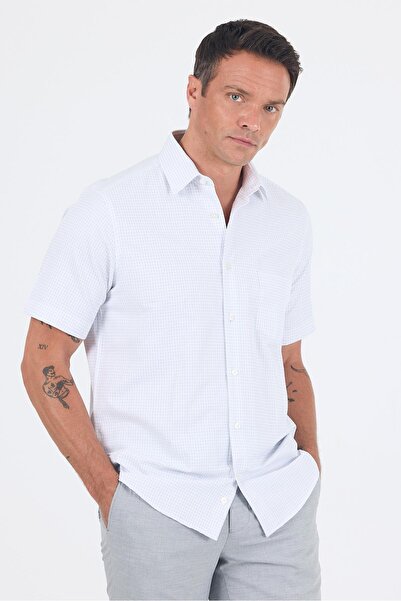 İmza Λευκό πουκάμισο με σκληρό γιακά, κοντό μανίκι, τσέπες και άνετη εφαρμογή...