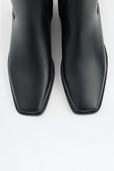 LUTVELIZADE Bot 2303 - Küt Burun Yanları Lastikli Siyah Kadın Bot