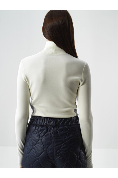 Xint Kadın Ekru Yumuşak Polar Yüzeyli Slim Fit Uzun Kollu Tişört