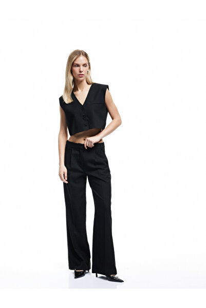 Koton Düğmeli V Yaka Kolsuz Crop Blazer Yelek