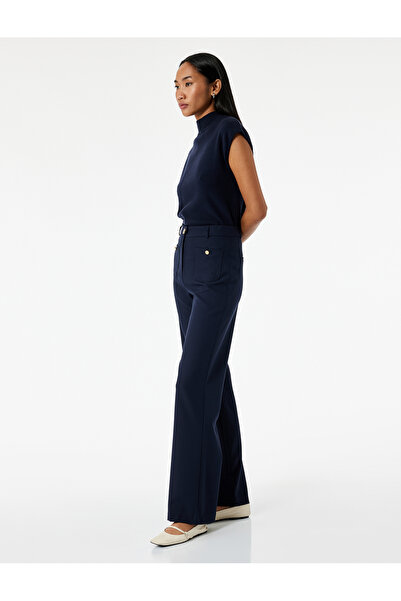 Koton Düğme Detaylı Aplike Cepli Düz Bol Paça Kumaş Pantolon