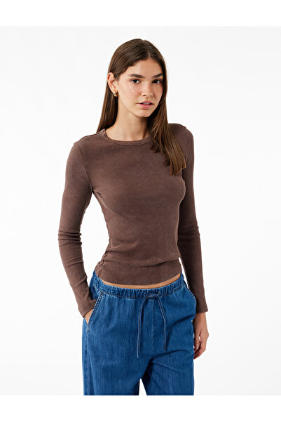 Koton Βασικό μπλουζάκι με μακρυμάνικο λαιμόκοψη που πλένεται από βαμβάκι