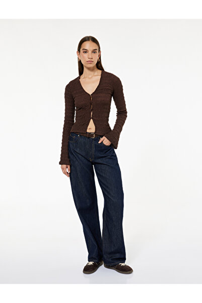 Koton Μακρύ ισπανικό μανίκι με κουμπιά σε σχήμα V με κουμπιά