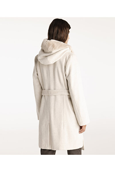 Yargıcı Kapüşon Detaylı Palto