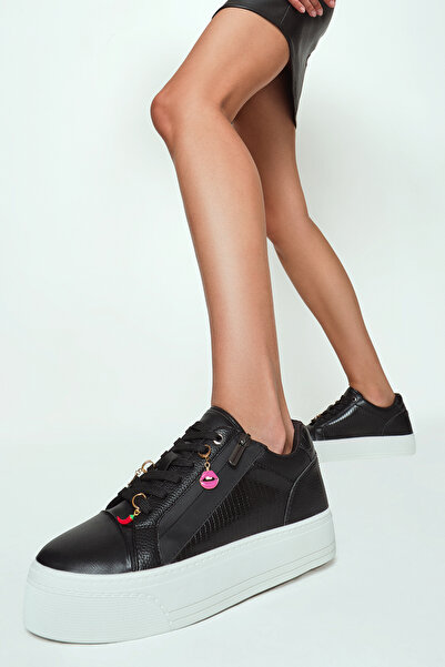 Derimod Kadın Siyah Bağcıklı Kalın Tabanlı Sneaker, Kışlık Spor Ayakkabı 25AFD430918