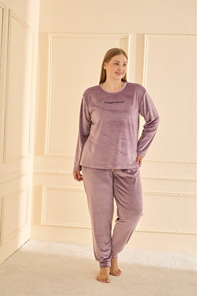 Temporium Women's Plus Size Curve French Velvet Round Neck Long Sleeve Pajamas Set