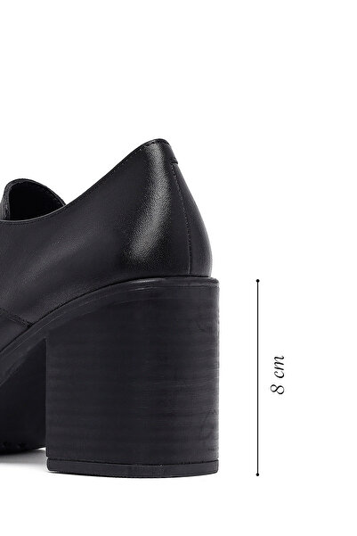 Derimod Kadın Siyah Bağcıklı Kalın Topuklu Deri Maskülen Kışlık Casual Ayakkabı 25AFD201818