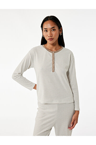 Koton Μακρυμάνικο μπλουζάκι πιτζάμα με λεπτομέρεια με κουμπωτά κουμπιά