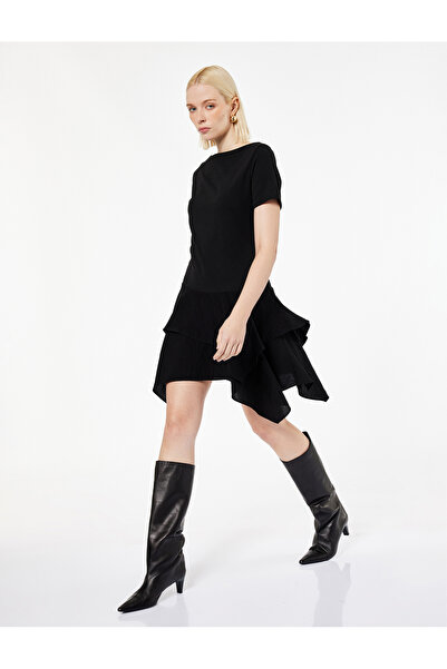 Koton فستان تي شيرت قصير الأكمام برقبة دائرية وقصة غير متماثلة من Kayak