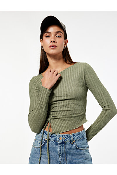 Koton Μακρυμάνικο μπλουζάκι με ασύμμετρο λαιμόκοψη και λεπτή εφαρμογή